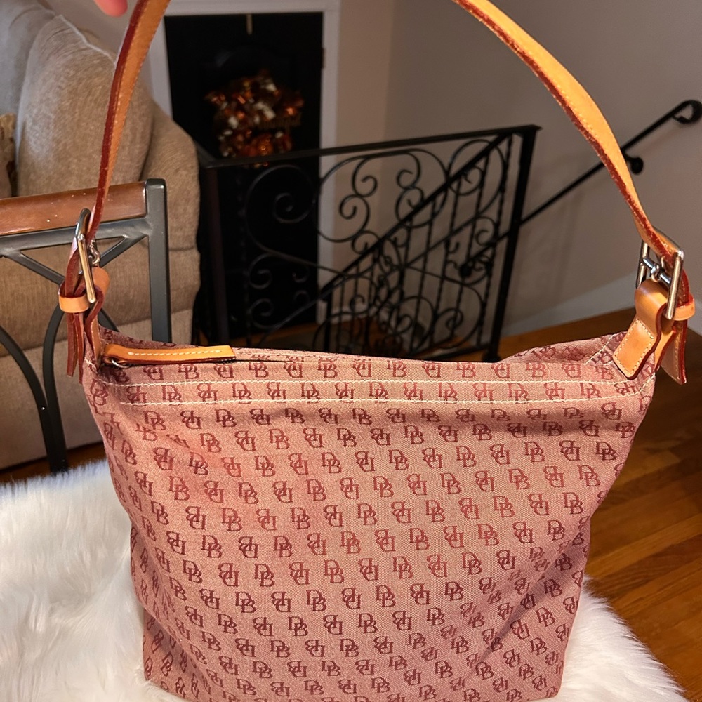 DOONEY & BOURKE Vintage Shoulder Bag excellent condition